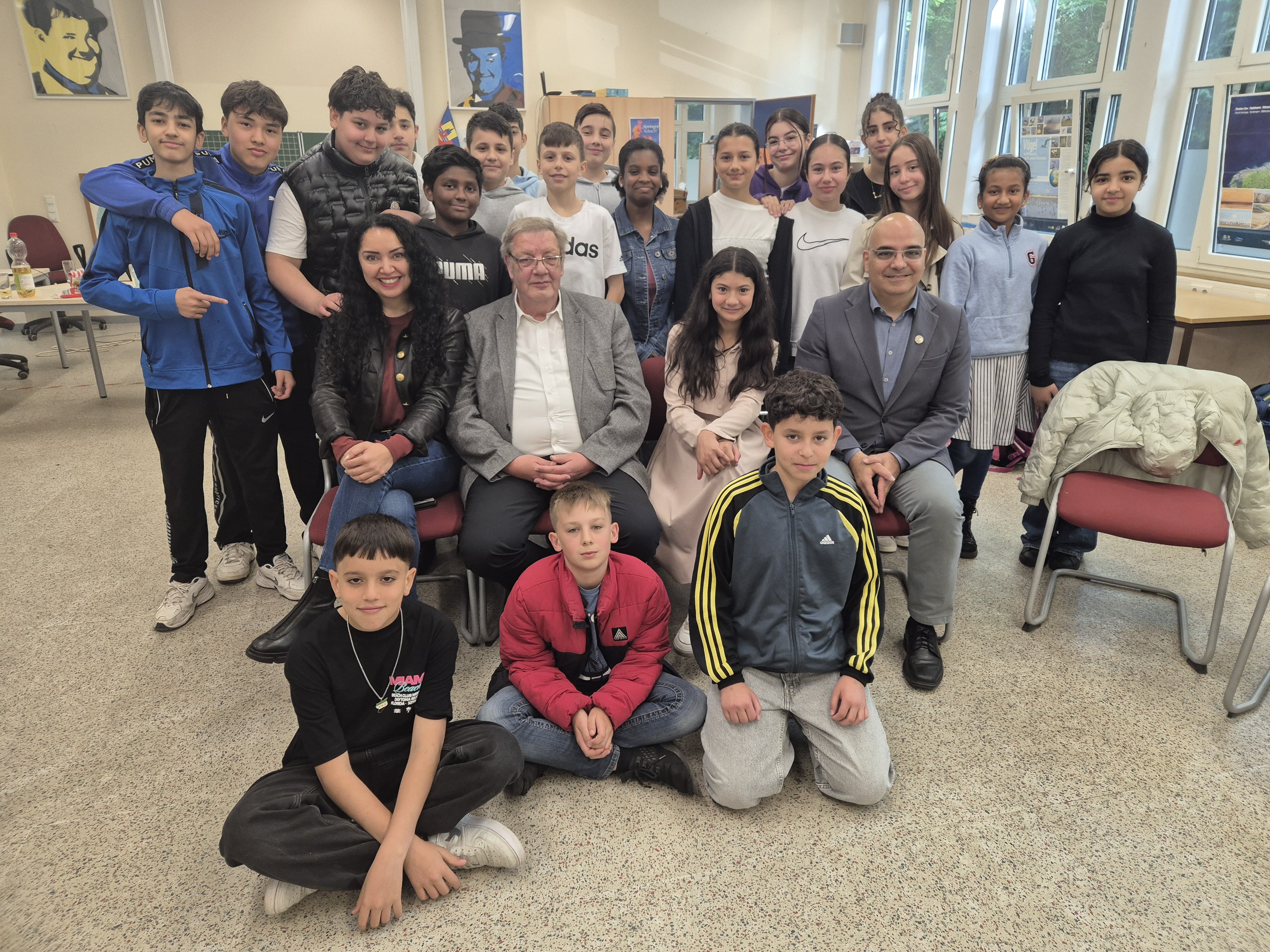 Bezirksbürgermeister besucht die Klasse 6c
